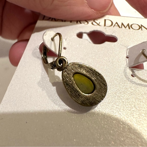 NWT 2 pairs of Earrings by Draper’s & Damon’s and Charming Charlie- green & gold - Picture 6 of 9